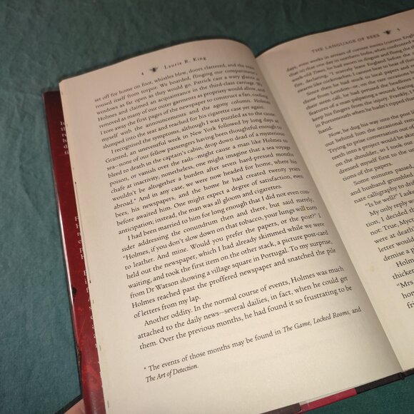 Sherlock Holmes Mary Russel Language of Bees Laurie R King Mystery book Academia - Picture 9 of 10